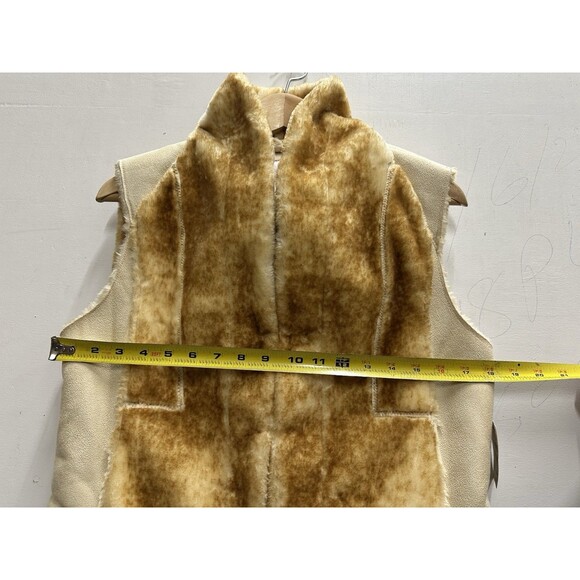 Romeo + Juliet Couture women size medium faux fur polyester vest - Picture 8 of 11